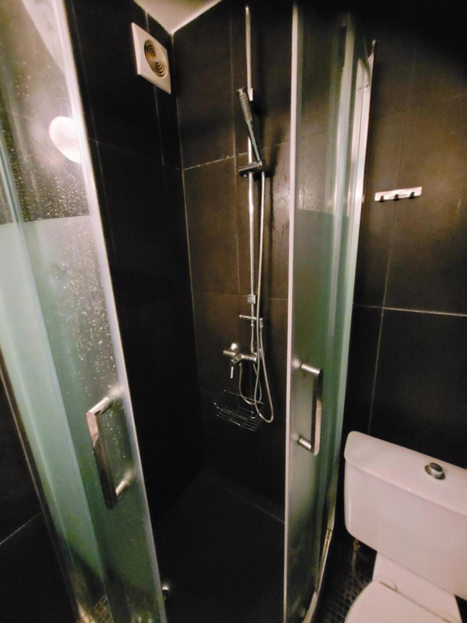 Appartement Calme Proche Montmartre Et Batignolles - Metro 13 Et 14